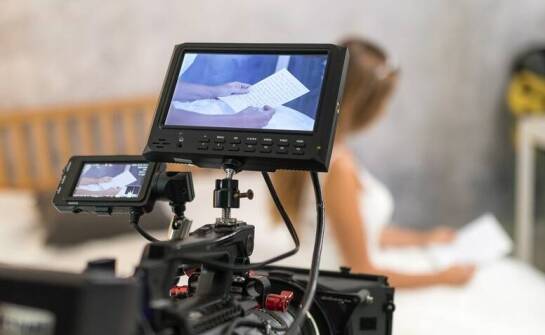 Jak techniki montażu wpływają na końcowy efekt filmu ślubnego?