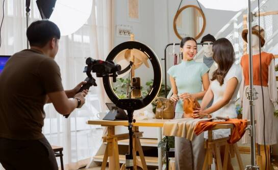 Tworzenie atmosfery za pomocą fotografii produktowej: jak przyciągnąć klientów?
