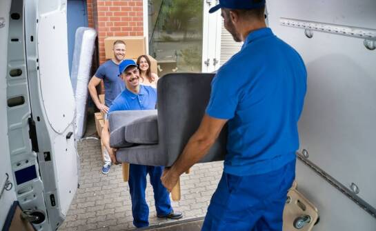 Montaż i demontaż mebli przy przeprowadzce - jakie usługi oferuje transportowa firma?