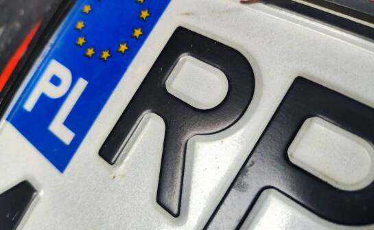 Personalizacja drogowych płyt: dostosowanie do indywidualnych potrzeb klientów