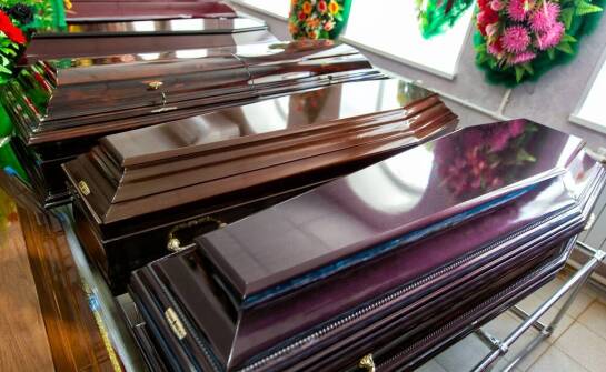 Proces wyboru trumny – na co zwrócić uwagę?