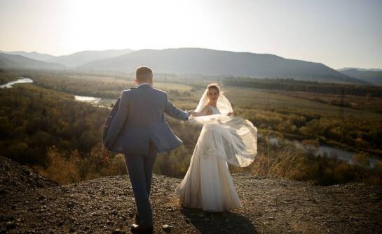 Sesje plenerowe w górach: doskonałe tło dla zdjęć niezapomnianych