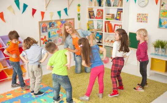 Wpływ przyjaznej atmosfery na adaptację dzieci w przedszkolu.