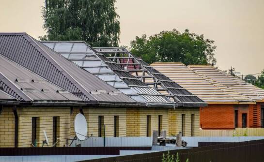 Wpływ lokalnych warunków atmosferycznych na wybór dachowego pokrycia