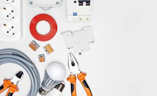 Zasilanie i osprzęt – co oferuje online sklep elektroniczny?