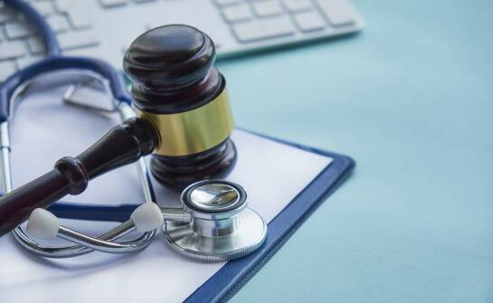 Prawo medyczne: jakie dokumenty są niezbędne do dochodzenia roszczeń?