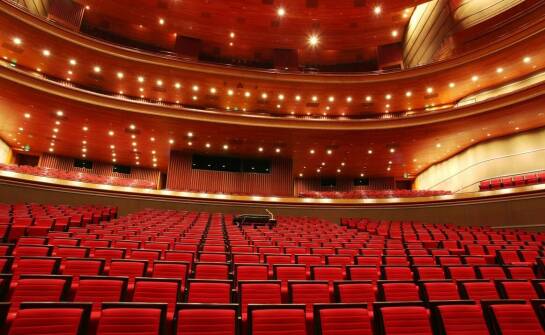 Wykorzystanie akustycznych paneli w salach koncertowych