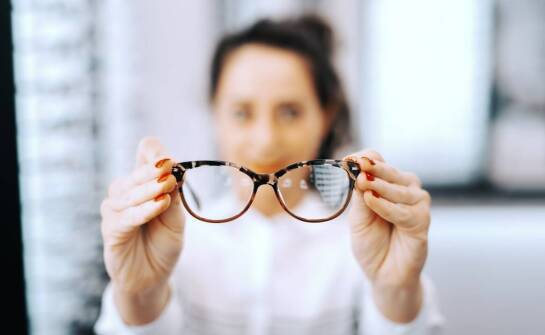 Stylowe kobiece oprawy okularowe – co jest modne?