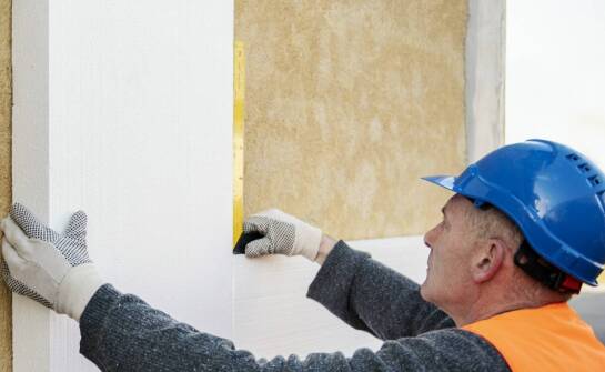 Znaczenie montażu przez profesjonalistów dla trwałości elewacji