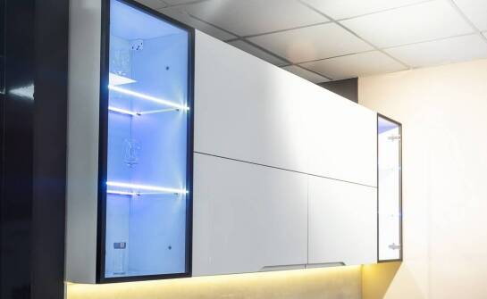 Jak wybrać szafkowe lampy do kuchni, aby zapewnić funkcjonalność i estetykę?