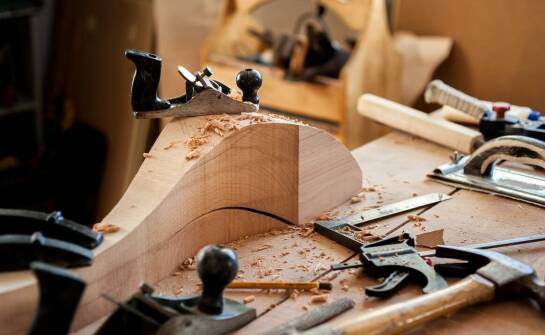 Jak wybór stolarskich narzędzi wpływa na jakość wyrobów?