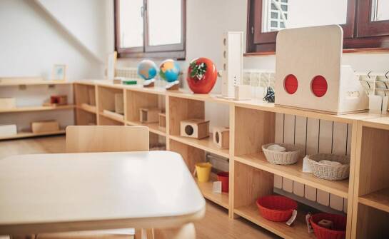 Przedszkole Montessori: jakie korzyści niesie dla najmłodszych?