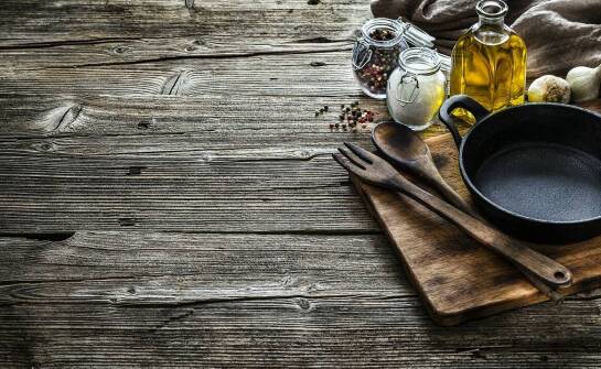 Jakie wiszące lampy wybrać do kuchni w stylu rustykalnym?