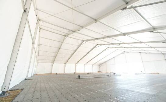 Rola namiotowych hal w organizacji dużych eventów – kluczowe aspekty