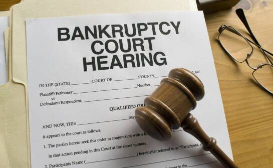 Egzekucja niepieniężnych świadczeń: Jak komornik realizuje sądowe orzeczenia?