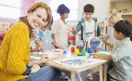 Jak prywatny żłobek organizuje artystyczne warsztaty dla dzieci?