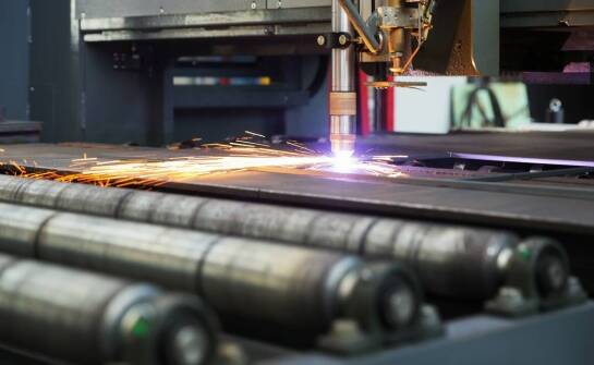 Współczesne trendy w technologii laserowego cięcia blach