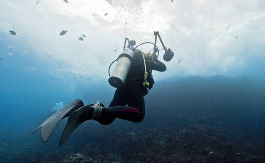 Jakie są korzyści z używania butli do helu w nurkowaniu?