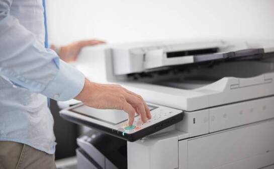 Dzierżawa kserokopiarki a dostęp do najnowszych technologii druku w firmie
