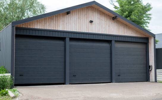 Wie entwirft man eine Luxusgarage passend zu einem prestigeträchtigen Anwesen?