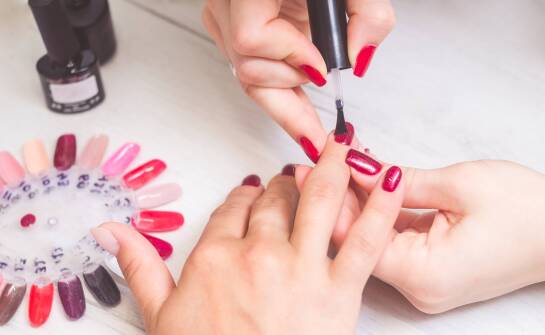 Jakie pędzle do paznokci są niezbędne w profesjonalnym salonie?