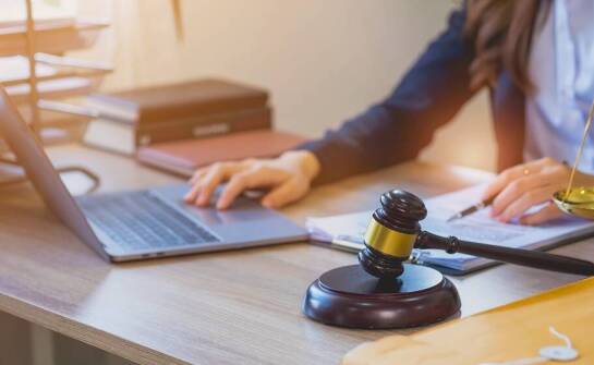 Asysta podczas przesłuchań: rola kancelarii prawnego radcy