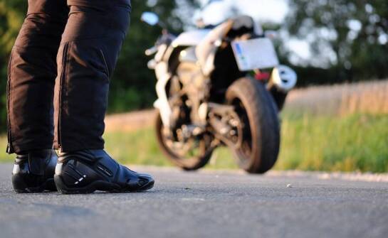 Porównanie różnych typów motocyklowych butów – co warto wiedzieć?