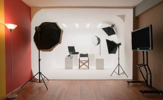 Optymalizacja przestrzeni w warszawskim studiu fotograficznym z cykloramą