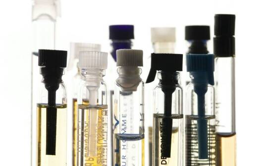 Czy produkcja odpowiedników znanych perfum jest legalna?