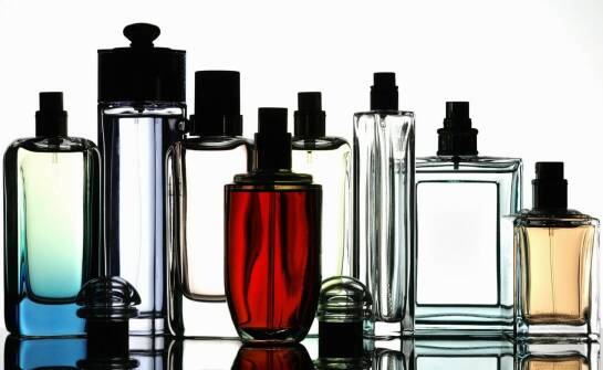Wpływ designu nasadek na atrakcyjność opakowań perfumeryjnych