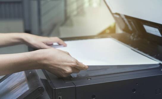 Jakie korzyści przynosi skanowanie technicznych rysunków w kontekście archiwizacji?