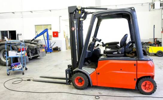 Wózki widłowe: kluczowe aspekty konserwacji i napraw lakierniczo-blacharskich