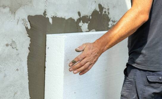 Dlaczego elewacyjny styropian jest popularnym wyborem w budownictwie?