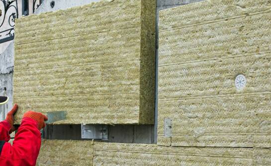 Rola ociepleniowych materiałów w adaptacji budynków do zmieniających się warunków klimatycznych