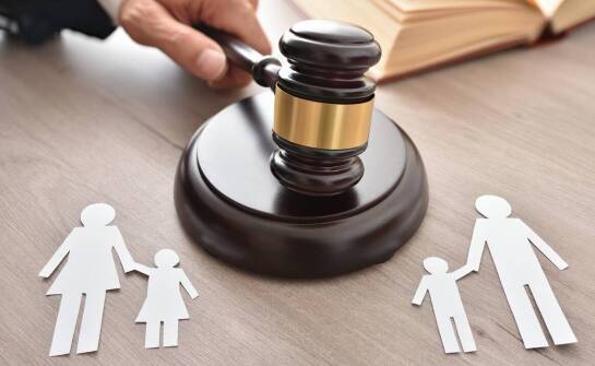 Procedury prawne związane z ustaleniem kontaktów z dzieckiem