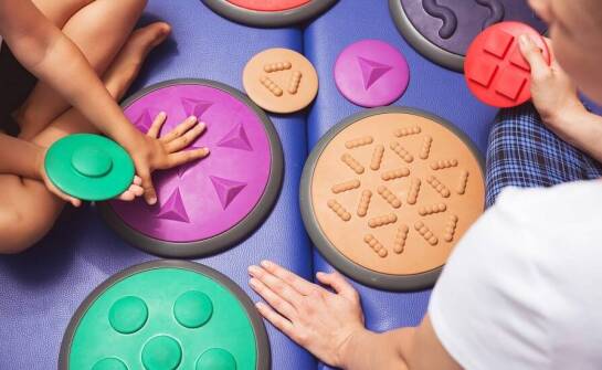 Jakie wyzwania mogą napotkać dzieci z zaburzeniami sensorycznej integracji?