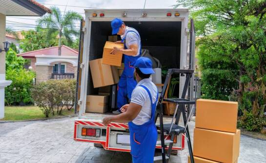 Jak firma przeprowadzkowa realizuje przeprowadzki domów na terenie Polski?