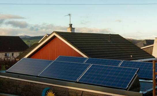 Jak fotowoltaiczne panele wpływają na wartość nieruchomości?