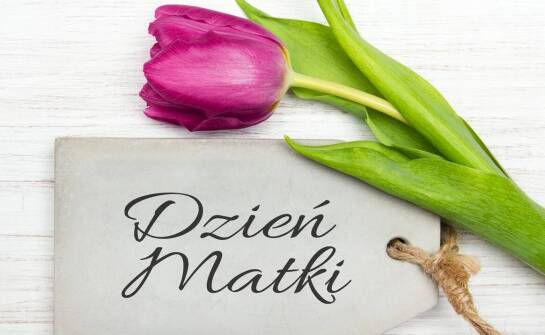 Jakie jadalne suszone kwiaty wybrać do zestawu upominkowego na Dzień Kobiet?