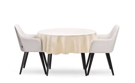 Zalety zamawiania okrągłych obrusów na wymiar dla firm cateringowych