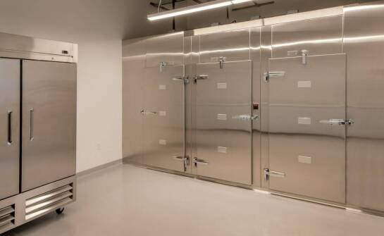 Drzwi mroźnicze – jakie certyfikaty i atesty gwarantują ich jakość?