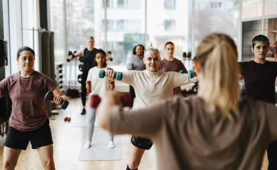 Cross Fitness dla początkujących: od czego zacząć, aby uniknąć kontuzji?