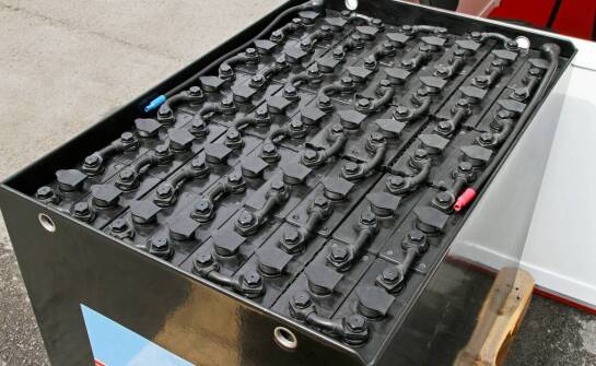 Jak żelowe akumulatory wpływają na niezawodność systemów fotowoltaicznych?