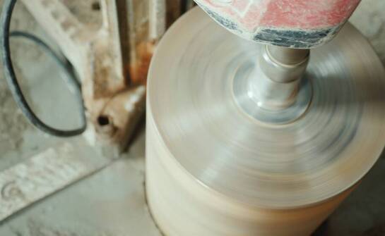 Trwałość przemysłowych maszyn dzięki zastosowaniu inżynierskiej ceramiki