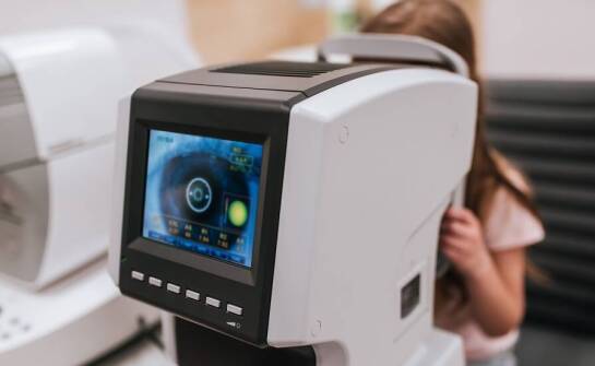 Jakie technologiczne innowacje wpływają na jakość życia pacjentów z suchym okiem?