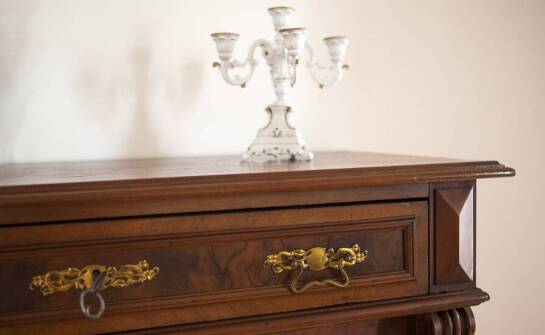 Dekoracyjne antyki jako element inwestycyjny w sztuce