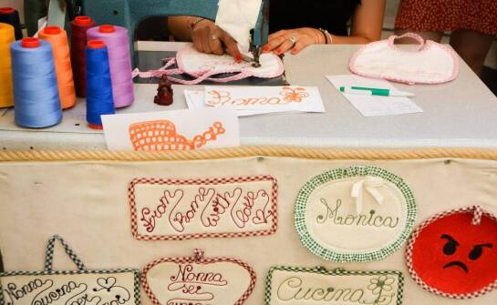 Personalizowane hafciarskie projekty – jak mogą zwiększyć rozpoznawalność marki?