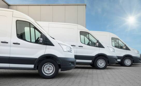 Wynajem dostawczych busów jako elastyczne rozwiązanie logistyczne