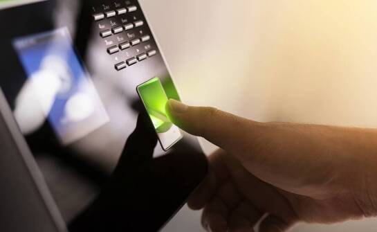 Nowoczesne czytniki biometryczne w systemach kontroli dostępu – rozwiązania