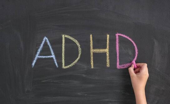 Jak adaptacyjne fizyczne wychowanie wspomaga dzieci z ADHD?